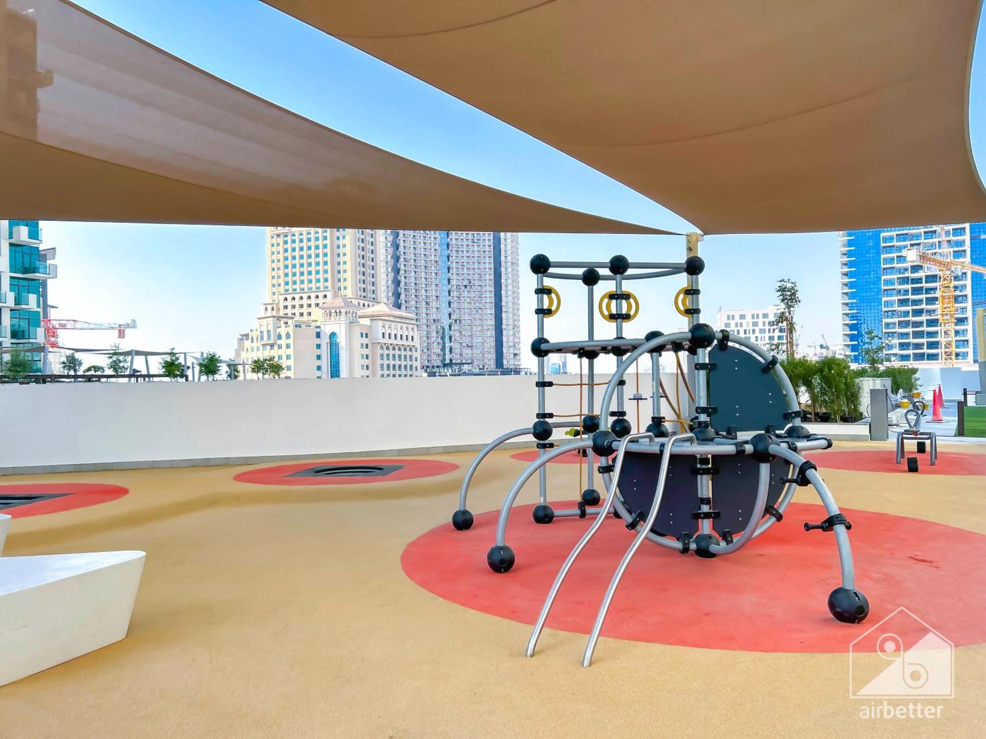 Cozy 1br With Balcony & Views In Azizi Fawad Appartement