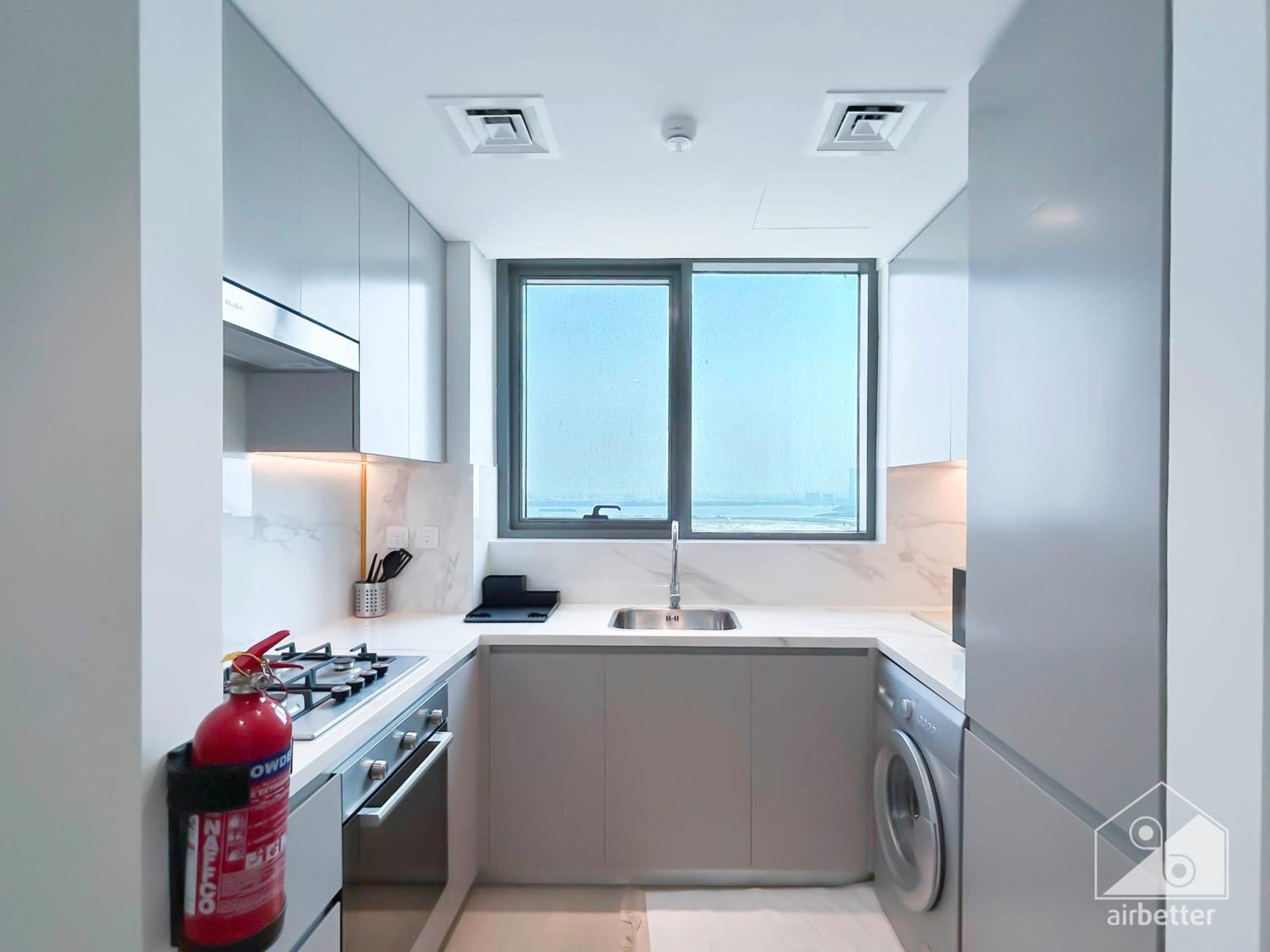 Appartement Cozy 1br With Balcony & Views In Azizi Fawad *